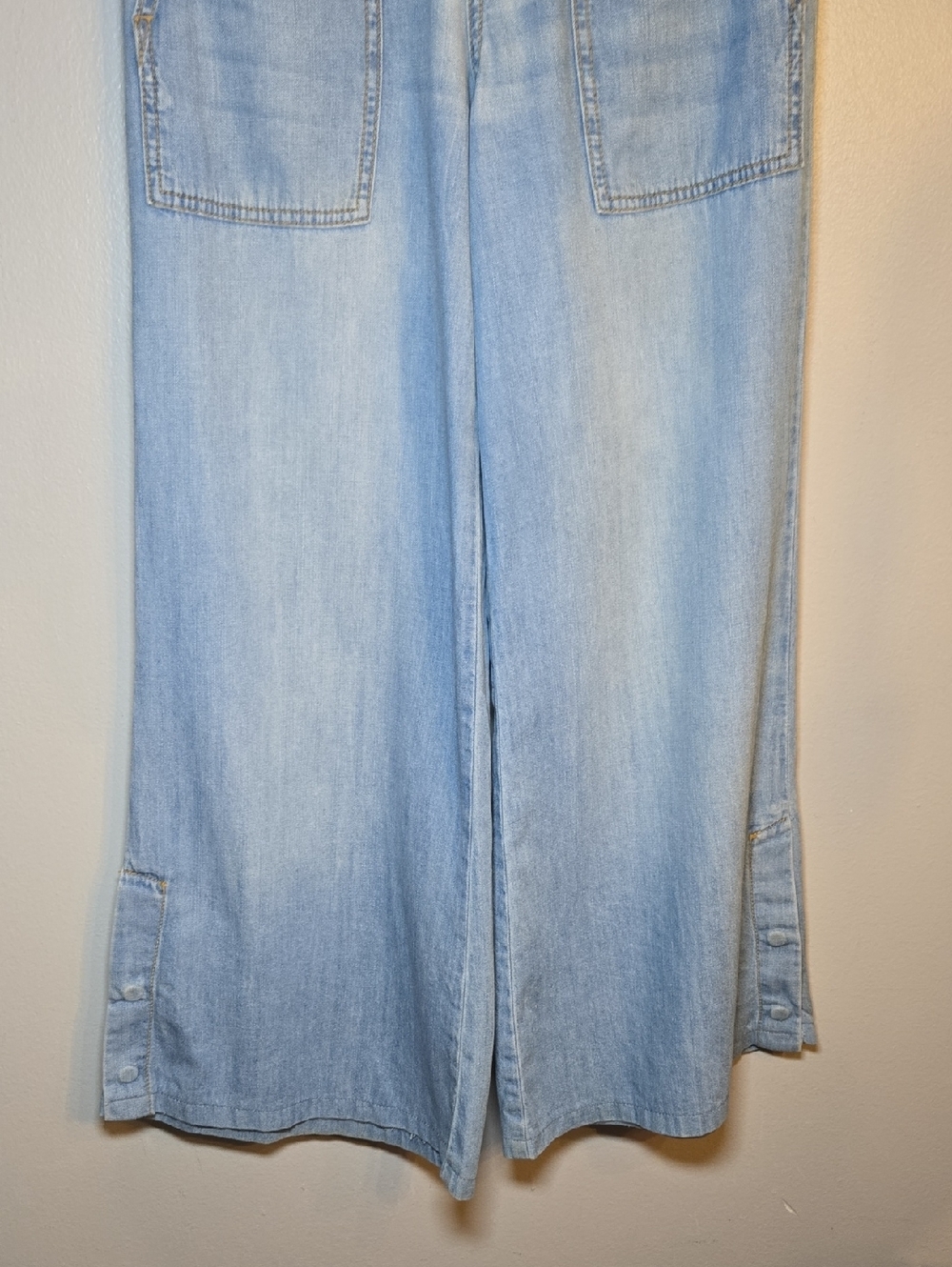 Pilcro Anthropologie Wide Leg Snap Hem Jeans Women’s Size 25 Lightweight Denim - Picture 4 of 12